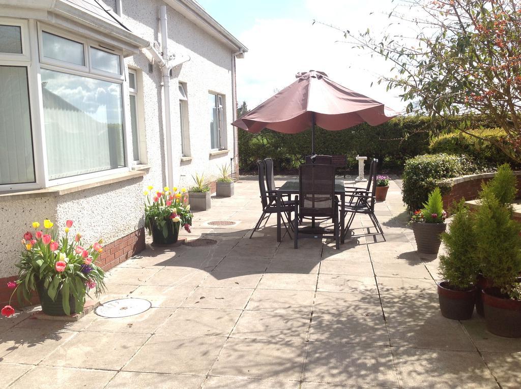 Caldhame Lodge Crumlin  Exterior foto